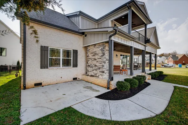 $1,039,990 | 185 WAKEBOARD Way, Winchester, TN 37398