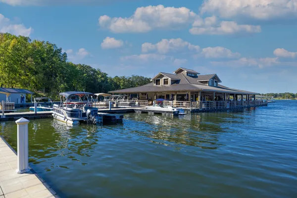 $1,039,990 | 185 WAKEBOARD Way, Winchester, TN 37398
