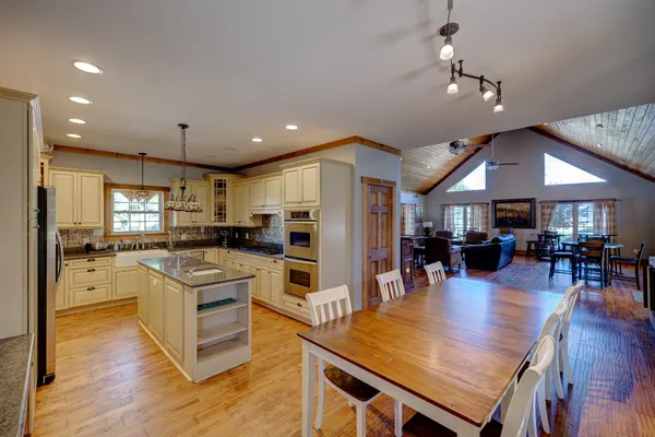 $1,039,990 | 185 WAKEBOARD Way, Winchester, TN 37398