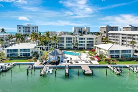 $1,395,000 | 2850 Gulf Shore Boulevard North, Unit 201, Naples, FL 34103