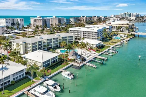 $1,395,000 | 2850 Gulf Shore Boulevard North, Unit 201, Naples, FL 34103