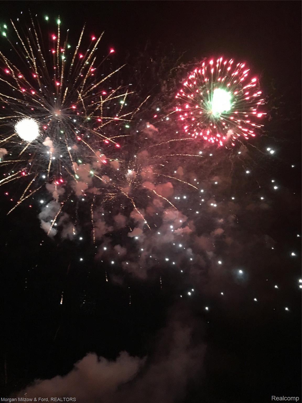 3001 Lansdowne Road Waterford, MI 48329 - Photo 55 of 59 WILLIAMS LAKEFEST FIREWORKS
