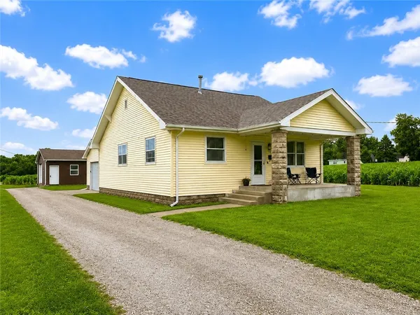 $165,000 | 703 5th Street, Charleston, IL 61920