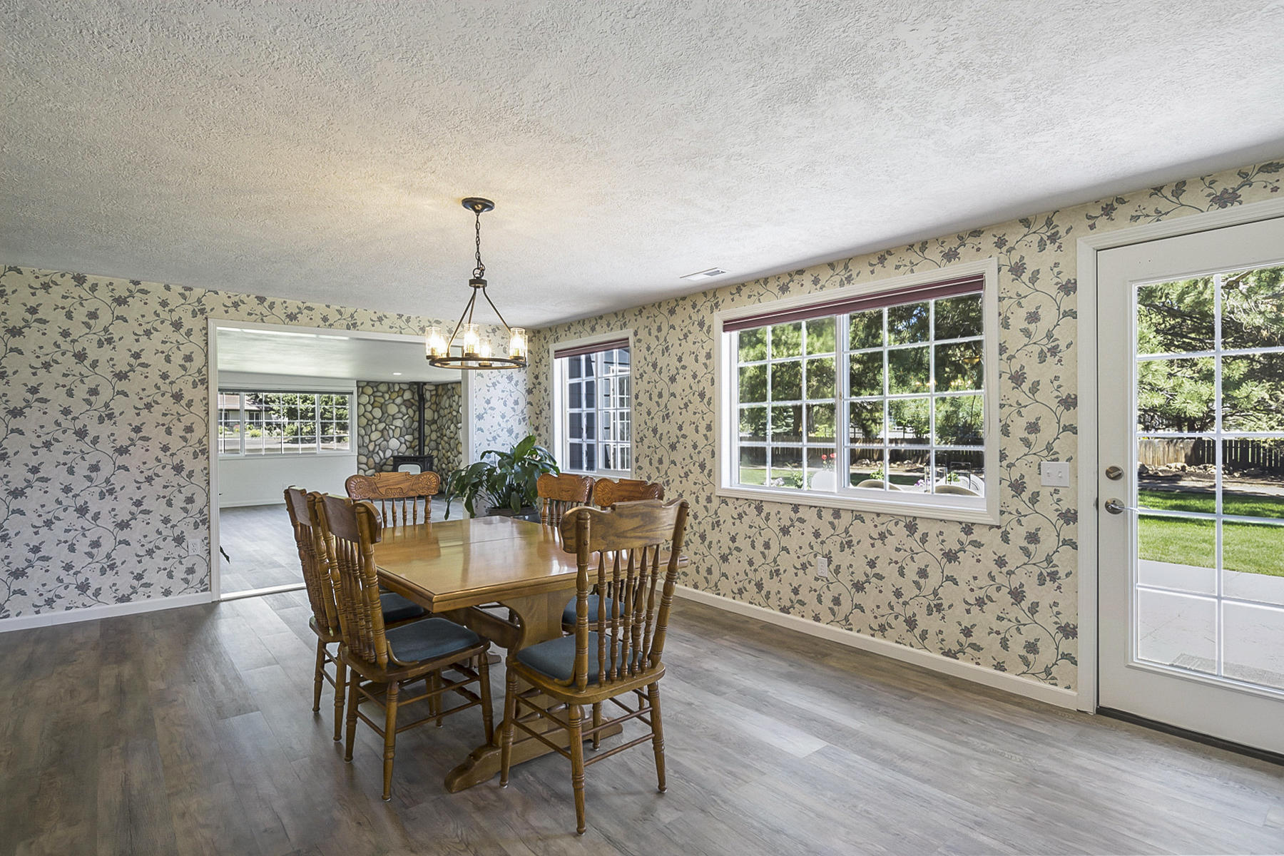 21421 Keyte Lane Bend, OR 97701 - Photo 17 of 26 17