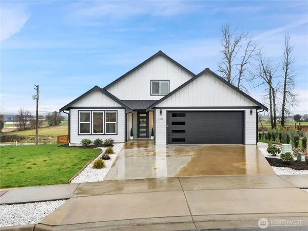 $894,900 | 2120 Lagerway Circle, Lynden, WA 98264