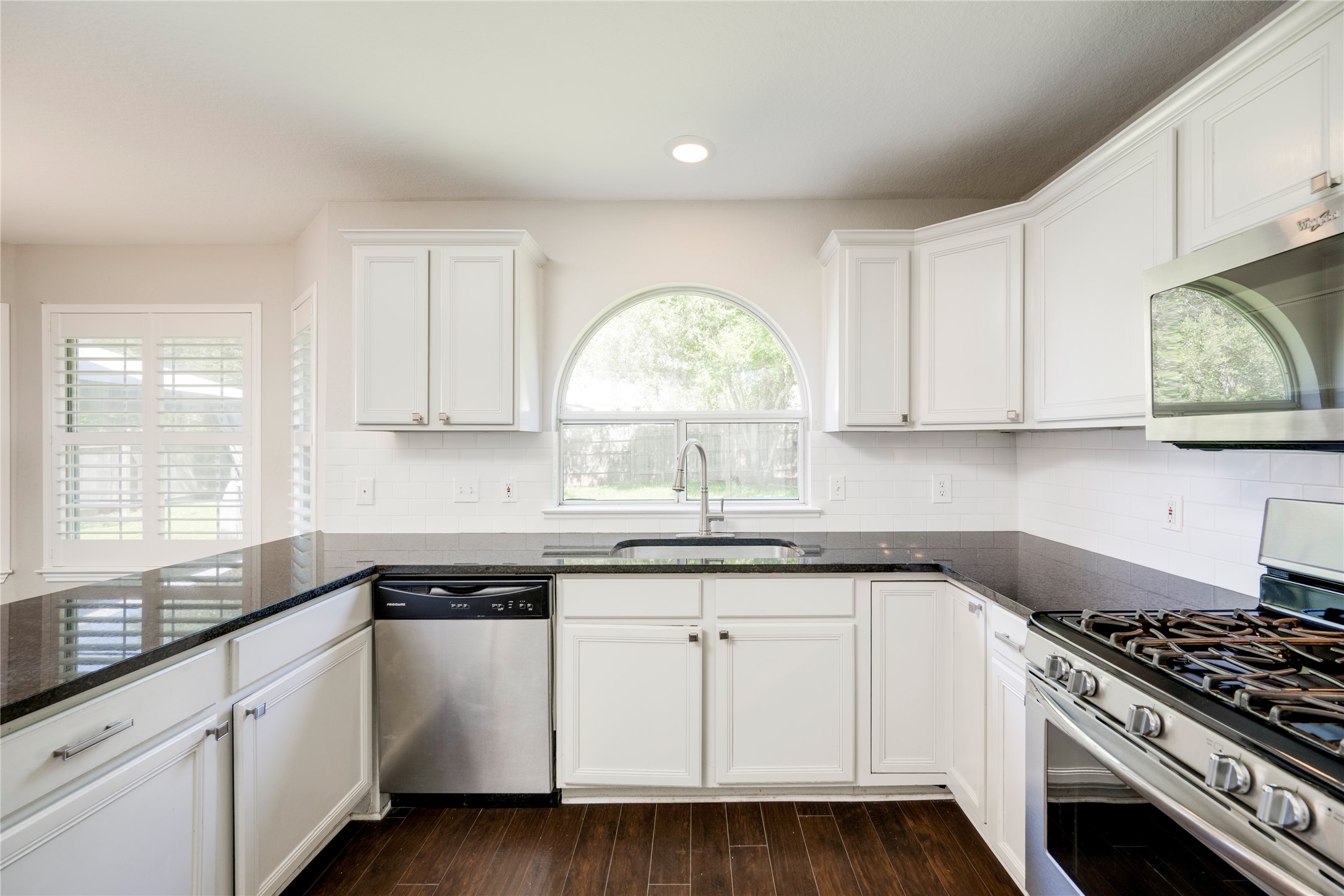 5660 Wagon Train Road Austin, TX 78749 - Photo 5 of 31