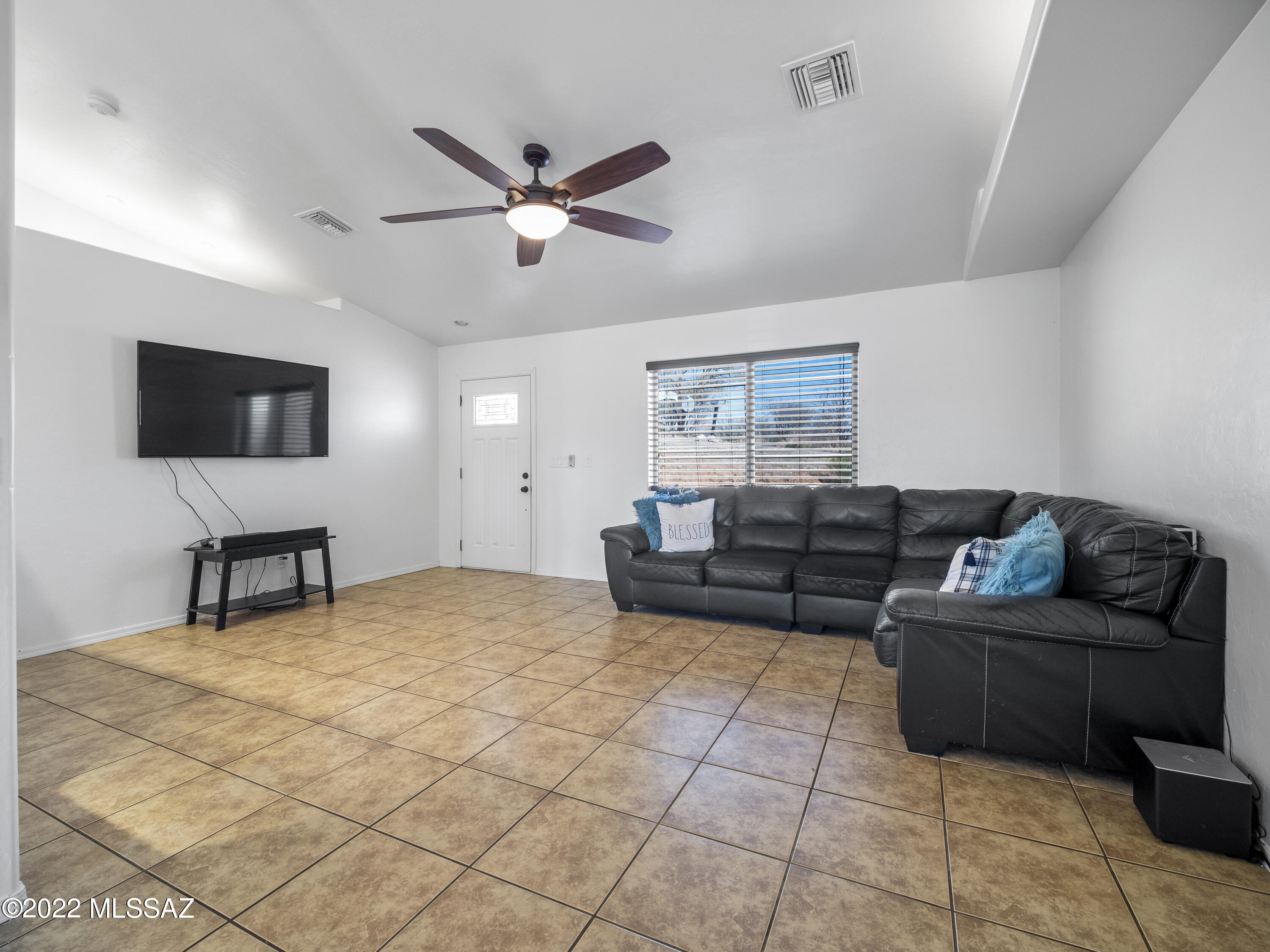 135 Via Orquidia Rio Rico, AZ 85648 - Photo 9 of 21