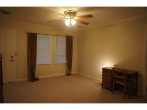 2728 Princeton Road Kingsport, TN 37660 - Photo 2 of 13 Living Room