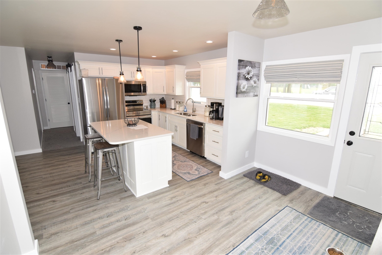 912 West Shore Road Bronson, MI 49028 - Photo 5 of 41