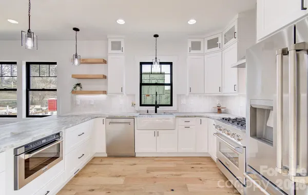 $595,000 | 4 South Martha Kate Drive, Hendersonville, NC 28792