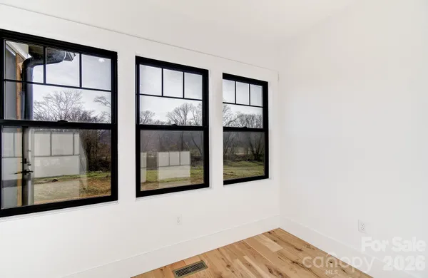 $595,000 | 4 South Martha Kate Drive, Hendersonville, NC 28792