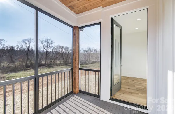 $595,000 | 4 South Martha Kate Drive, Hendersonville, NC 28792