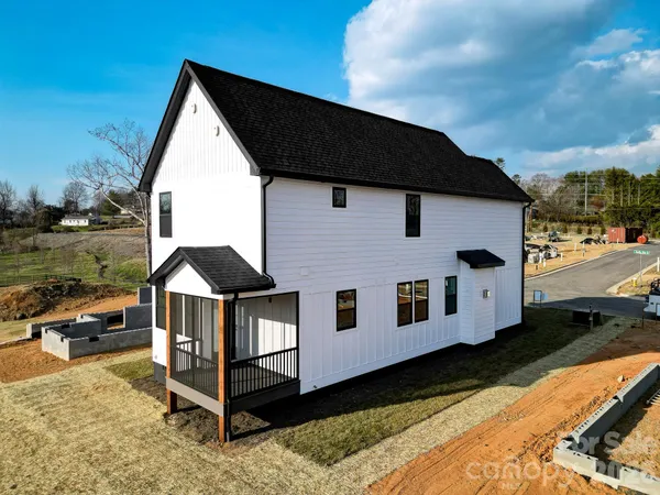 $595,000 | 4 South Martha Kate Drive, Hendersonville, NC 28792