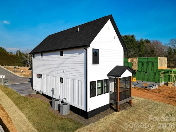 $595,000 | 4 South Martha Kate Drive, Hendersonville, NC 28792