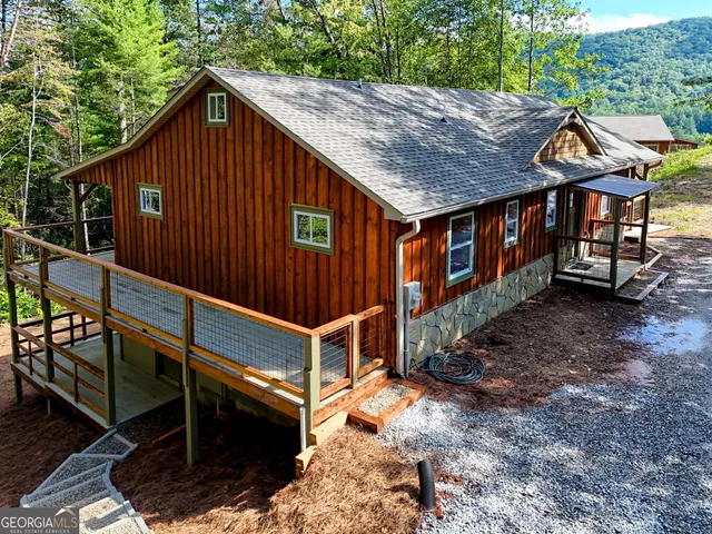 a view of backyard space