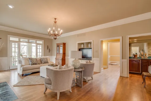 $920,000 | 824 River Park Drive, Memphis, TN 38103