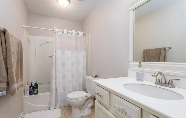 $2,700 | 6142 Bradie Court, League City, TX 77573