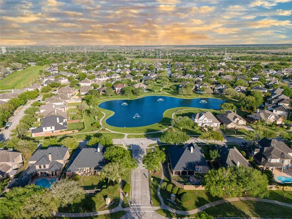 $2,700 | 6142 Bradie Court, League City, TX 77573