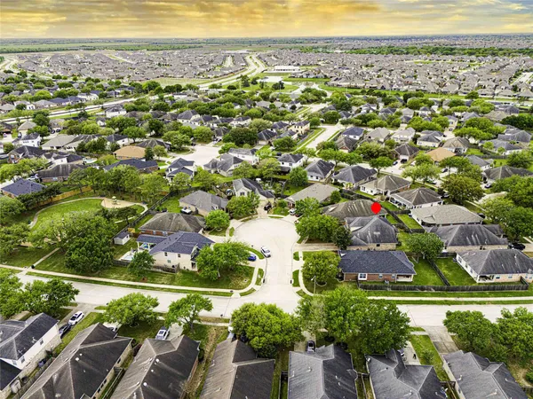 $2,700 | 6142 Bradie Court, League City, TX 77573