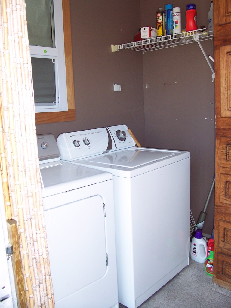 82 North Conch Avenue Marathon, FL 33050 - Photo 21 of 22 a utility room with dryer and washer