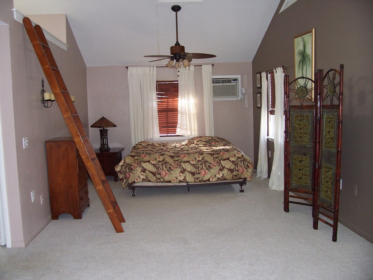 82 North Conch Avenue Marathon, FL 33050 - Photo 5 of 22 a bedroom with bed and window