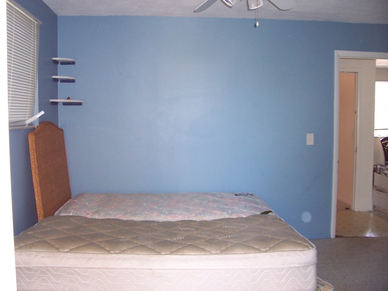 82 North Conch Avenue Marathon, FL 33050 - Photo 8 of 22 a bedroom with a bed and a chair