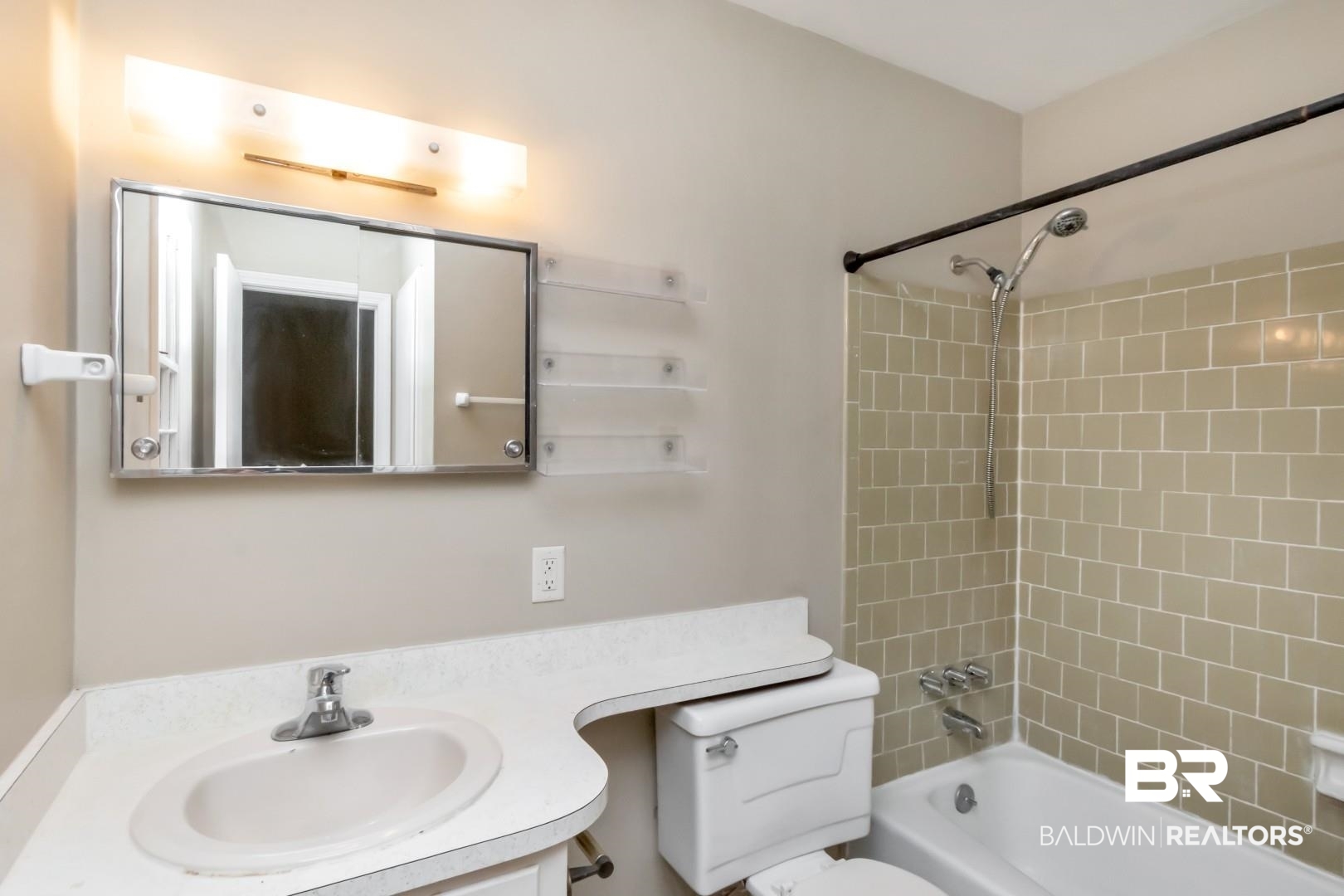 324 Judson Drive Mobile, AL 36608 - Photo 10 of 20 Full bath featuring washtub / shower combination and vanity