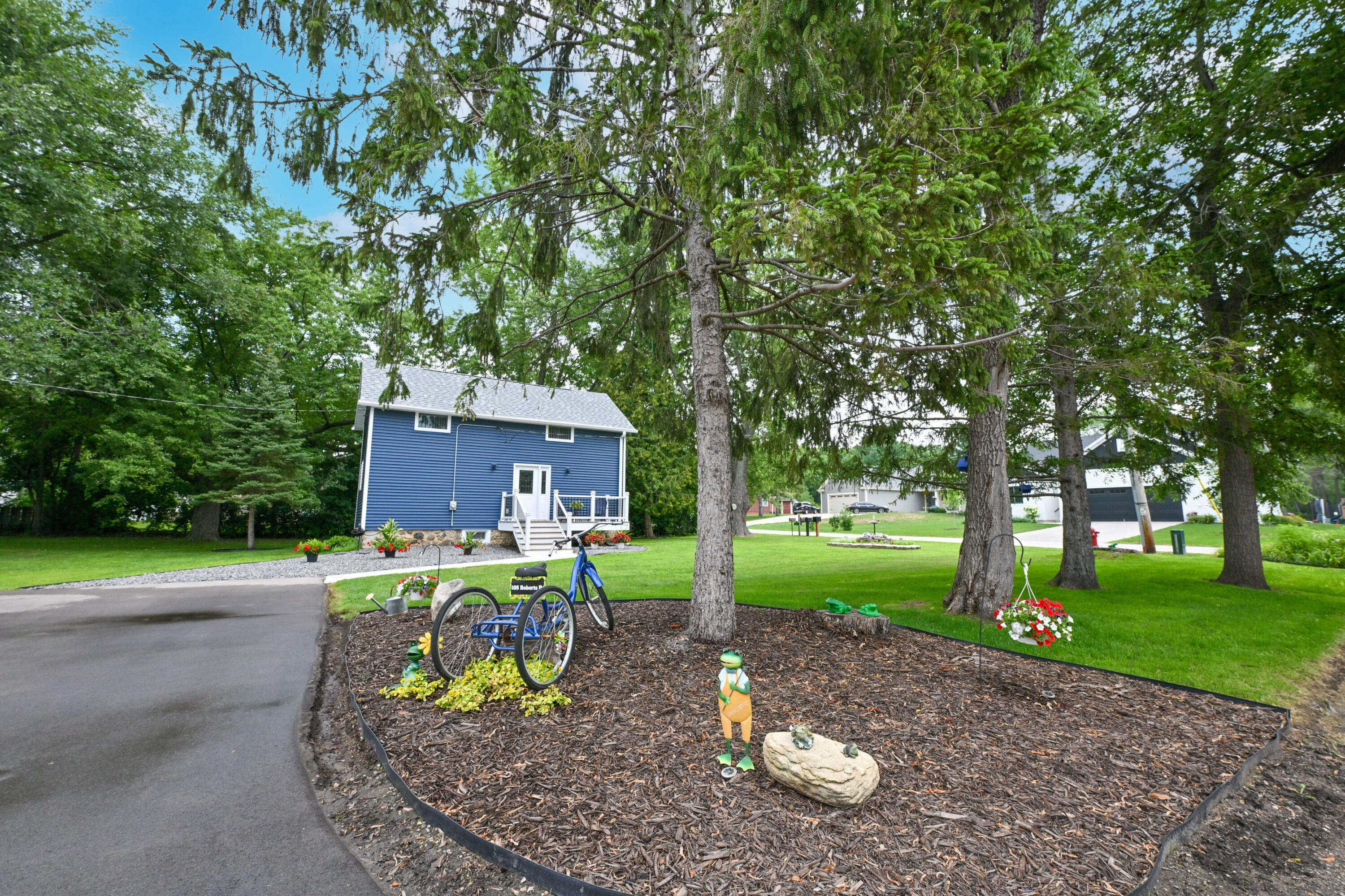 105 Roberts Road Dousman, WI 53118 - Photo 23 of 24 Driveway Entrance