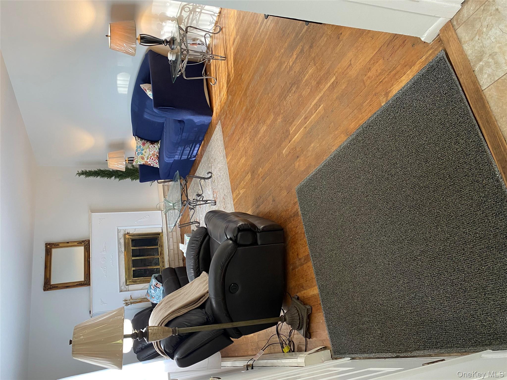 433 Browns Road Nesconset, NY 11767 - Photo 5 of 47 a living room with furniture