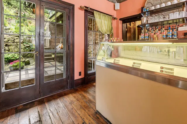 $389,900 | 305 North Main Street, Alma, WI 54610