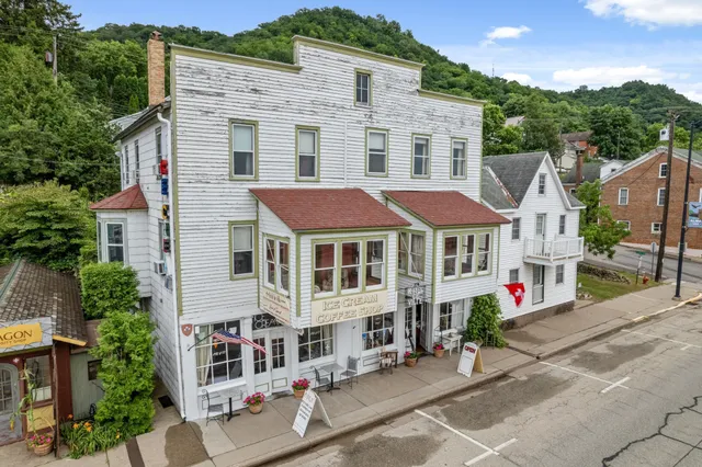 $389,900 | 305 North Main Street, Alma, WI 54610