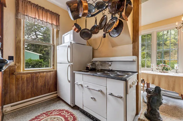 $389,900 | 305 North Main Street, Alma, WI 54610