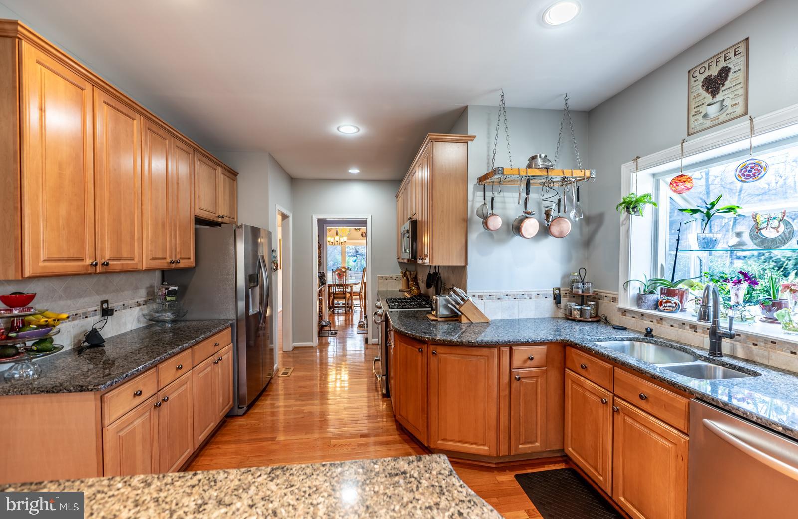 608 Upper Weadley Road Wayne, PA 19087 - Photo 21 of 53 Plenty of granite counter space