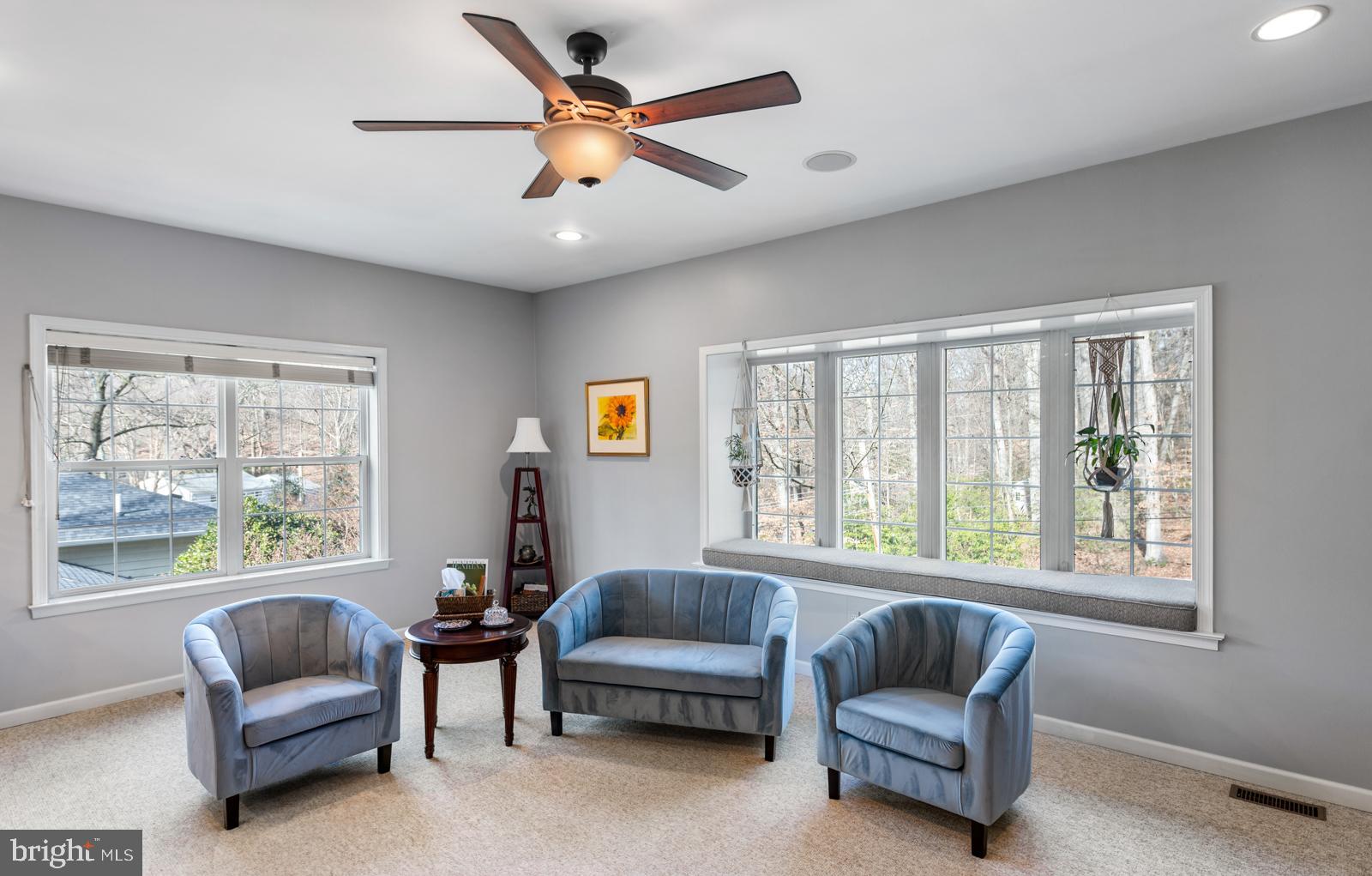 608 Upper Weadley Road Wayne, PA 19087 - Photo 24 of 53 Family room with full wall window seat