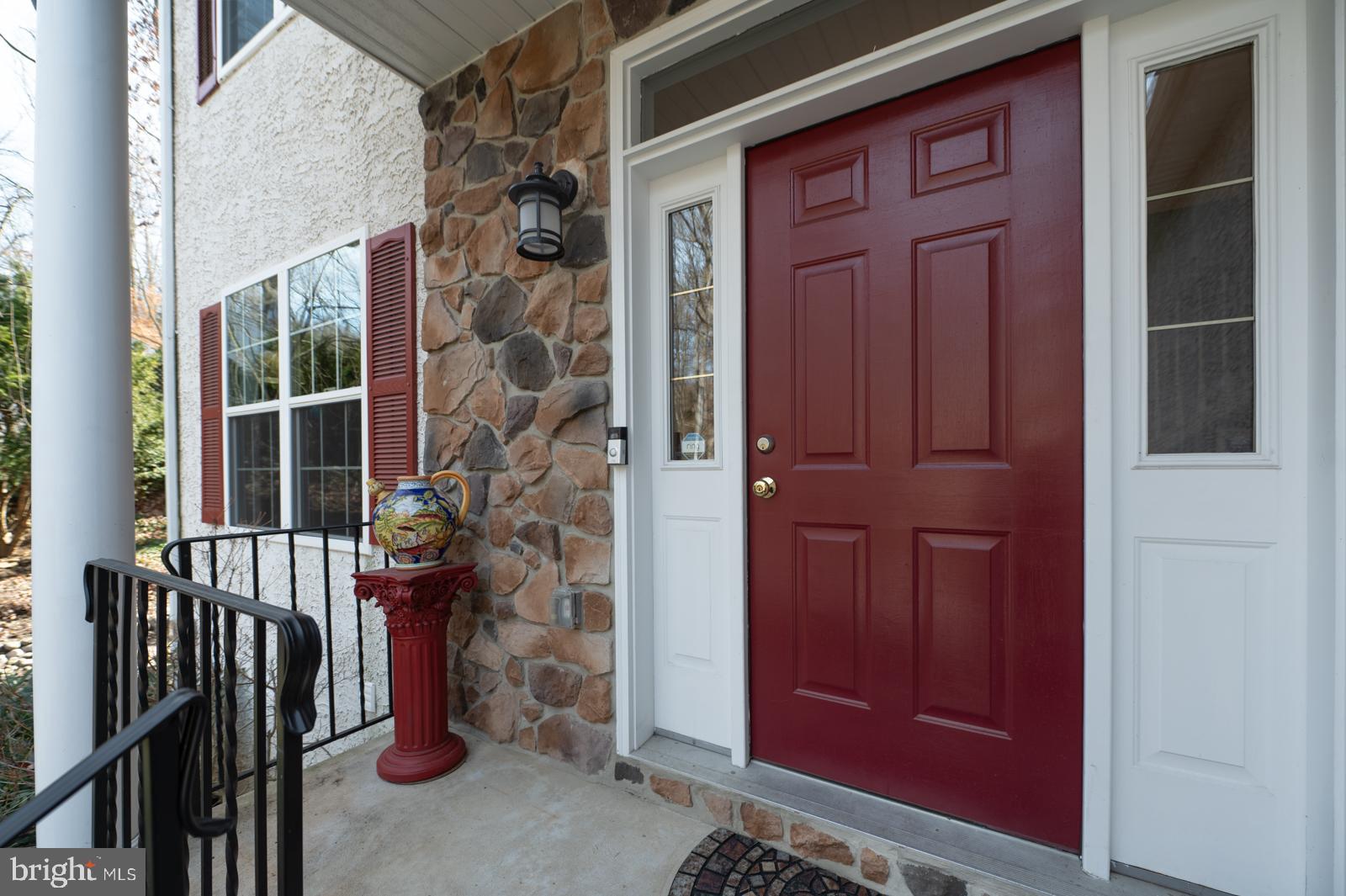 608 Upper Weadley Road Wayne, PA 19087 - Photo 3 of 53 Come on in!