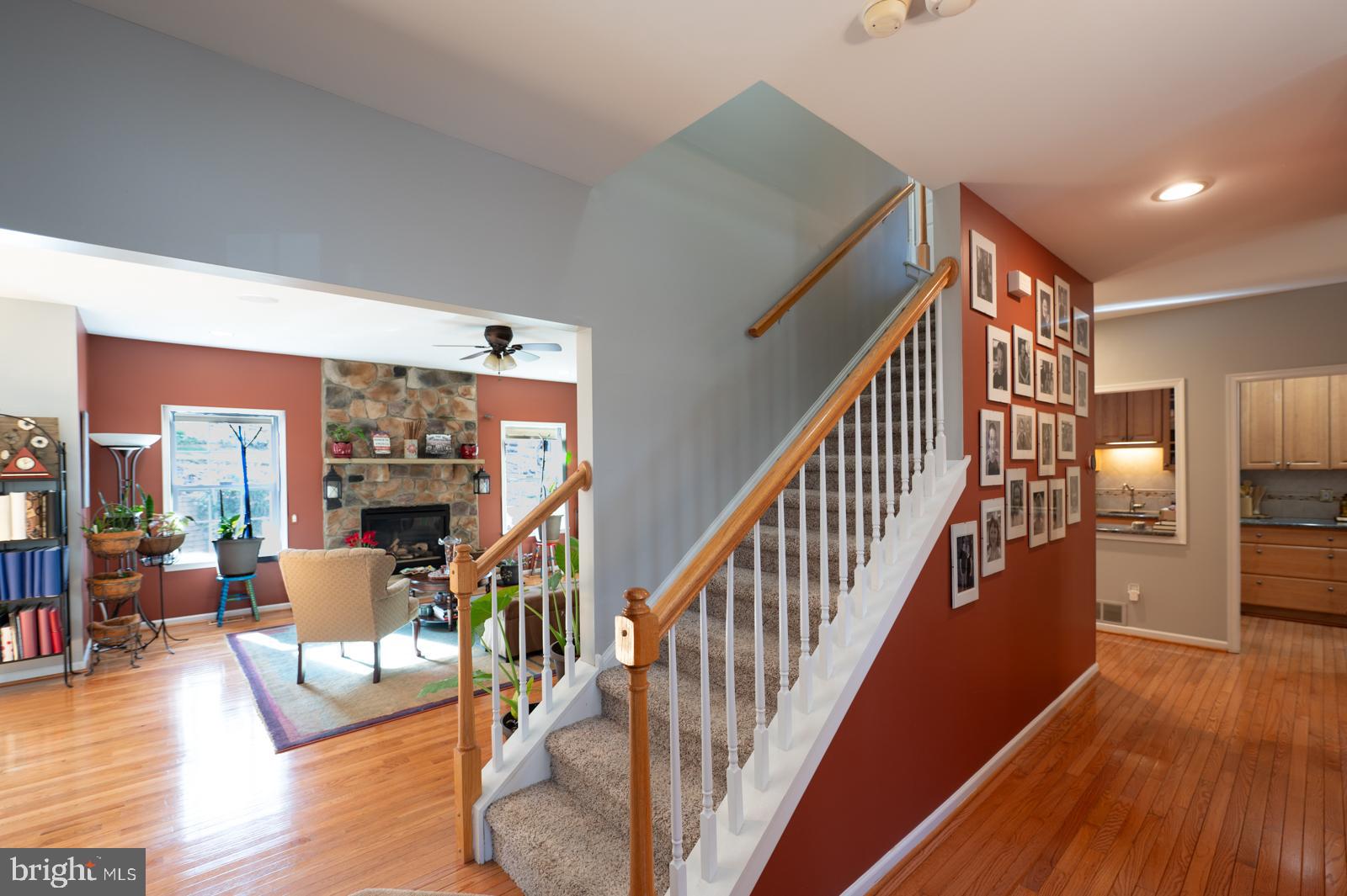 608 Upper Weadley Road Wayne, PA 19087 - Photo 4 of 53 Open foyer access to all main floor rooms