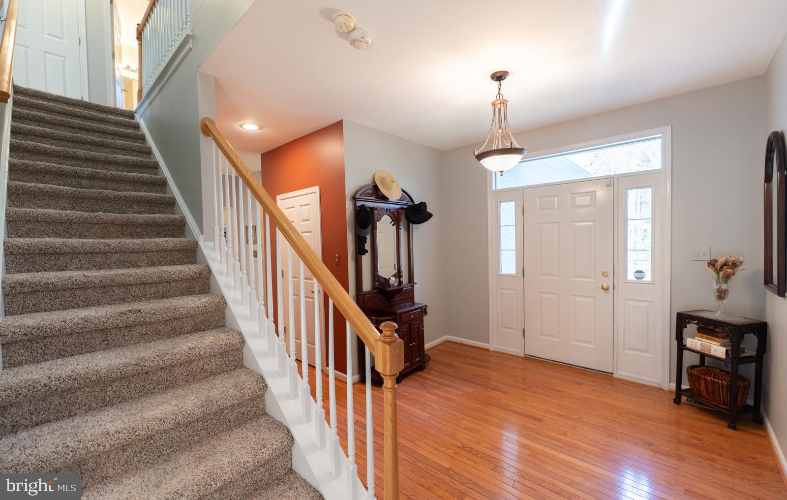608 Upper Weadley Road Wayne, PA 19087 - Photo 6 of 53 The foyer