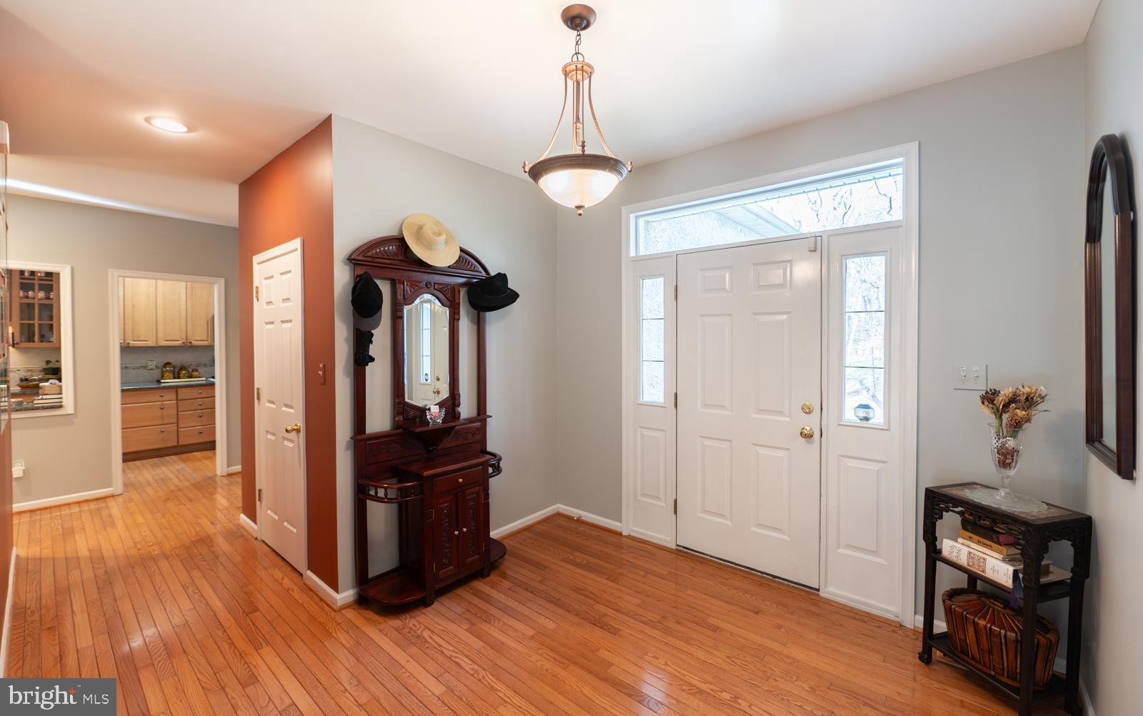 608 Upper Weadley Road Wayne, PA 19087 - Photo 7 of 53 Foyer hall to kitchen