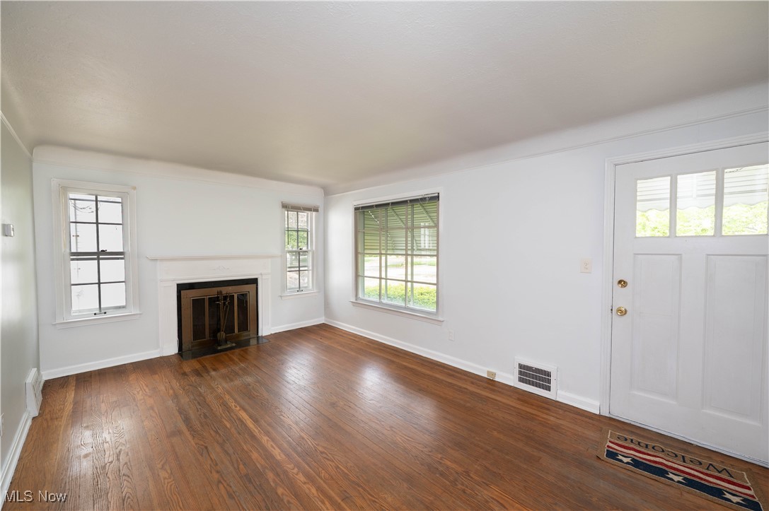 1604 Edgefield Road Lyndhurst, OH 44124 - Photo 4 of 32