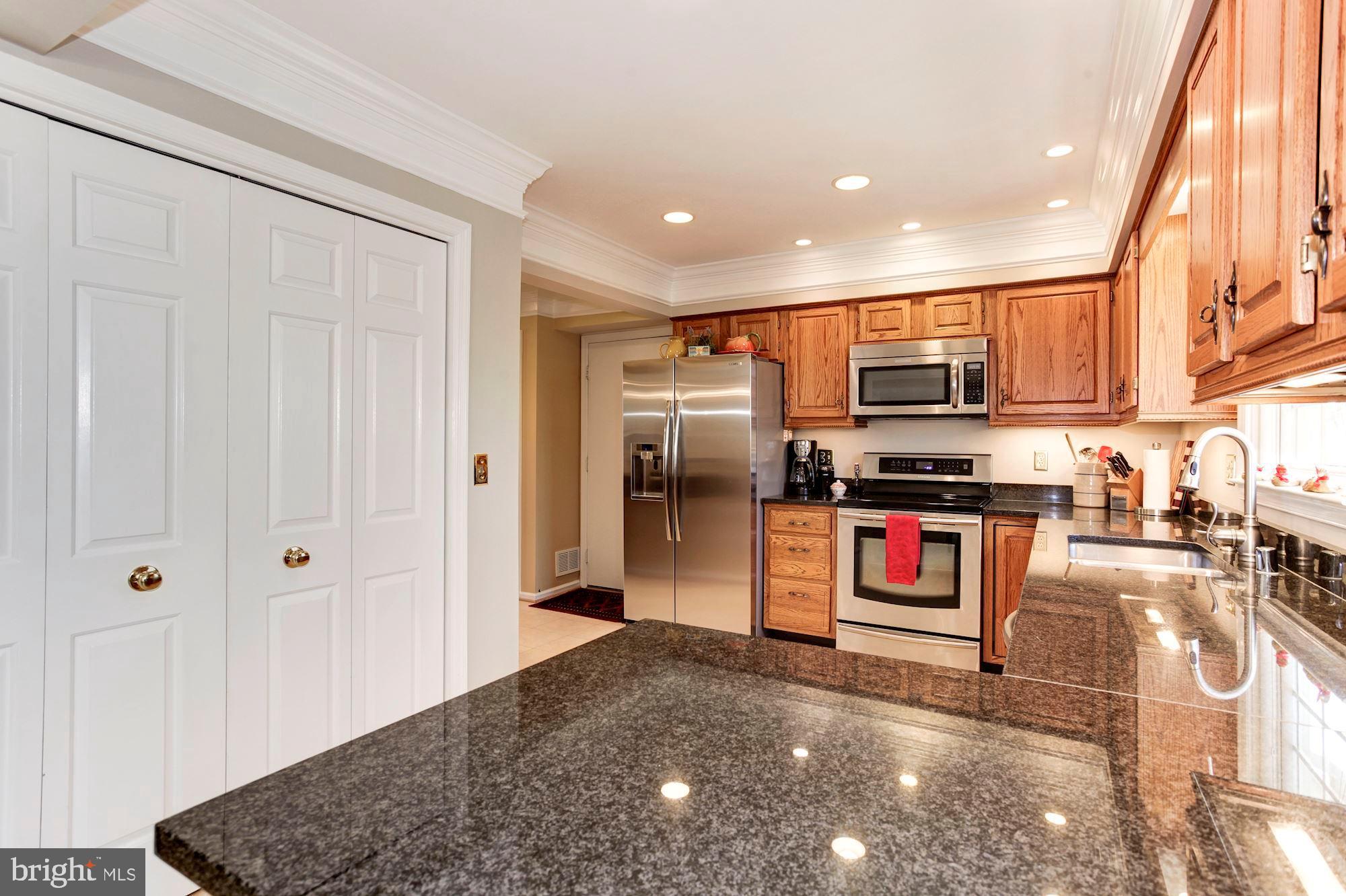 11805 Antietam Road Woodbridge, VA 22192 - Photo 22 of 54 Gourmet Kitchen with built-in office area