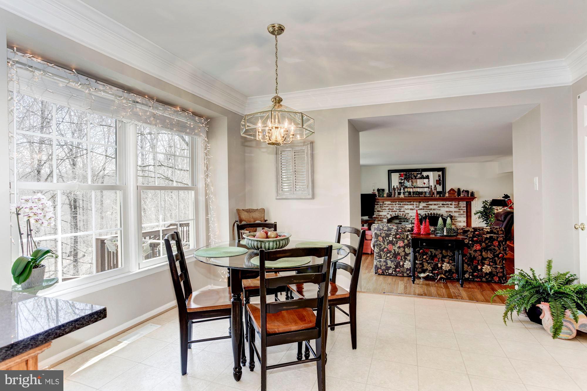 11805 Antietam Road Woodbridge, VA 22192 - Photo 25 of 54 Breakfast Area with water views!