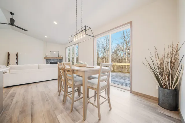 $650,000 | 2564 North Stellita Circle, De Pere, WI 54115