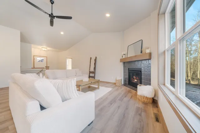 $650,000 | 2564 North Stellita Circle, De Pere, WI 54115