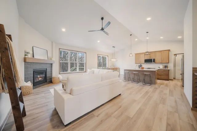 $650,000 | 2564 North Stellita Circle, De Pere, WI 54115