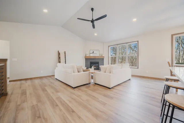 $650,000 | 2564 North Stellita Circle, De Pere, WI 54115