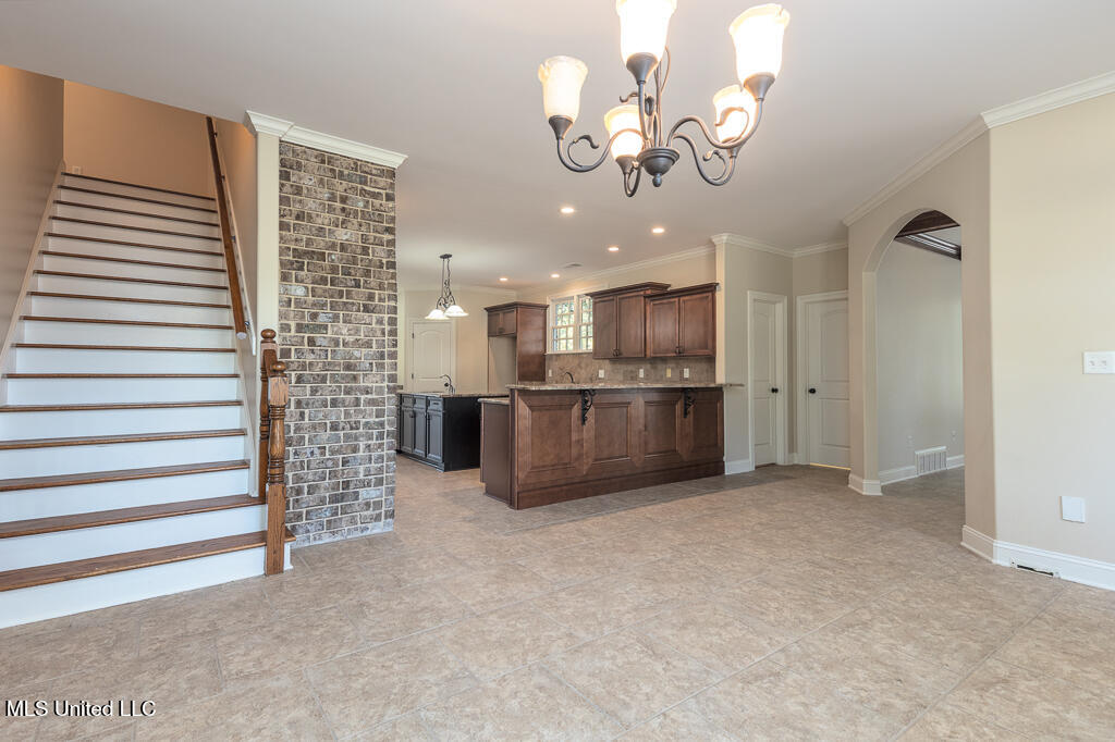 20 Surrey Loop Byhalia, MS 38611 - Photo 13 of 34 Large eat-in Kitchen
