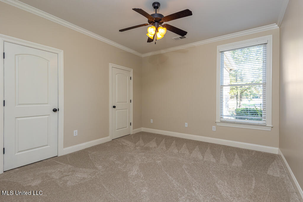 20 Surrey Loop Byhalia, MS 38611 - Photo 19 of 36 2nd Guest Bedroom