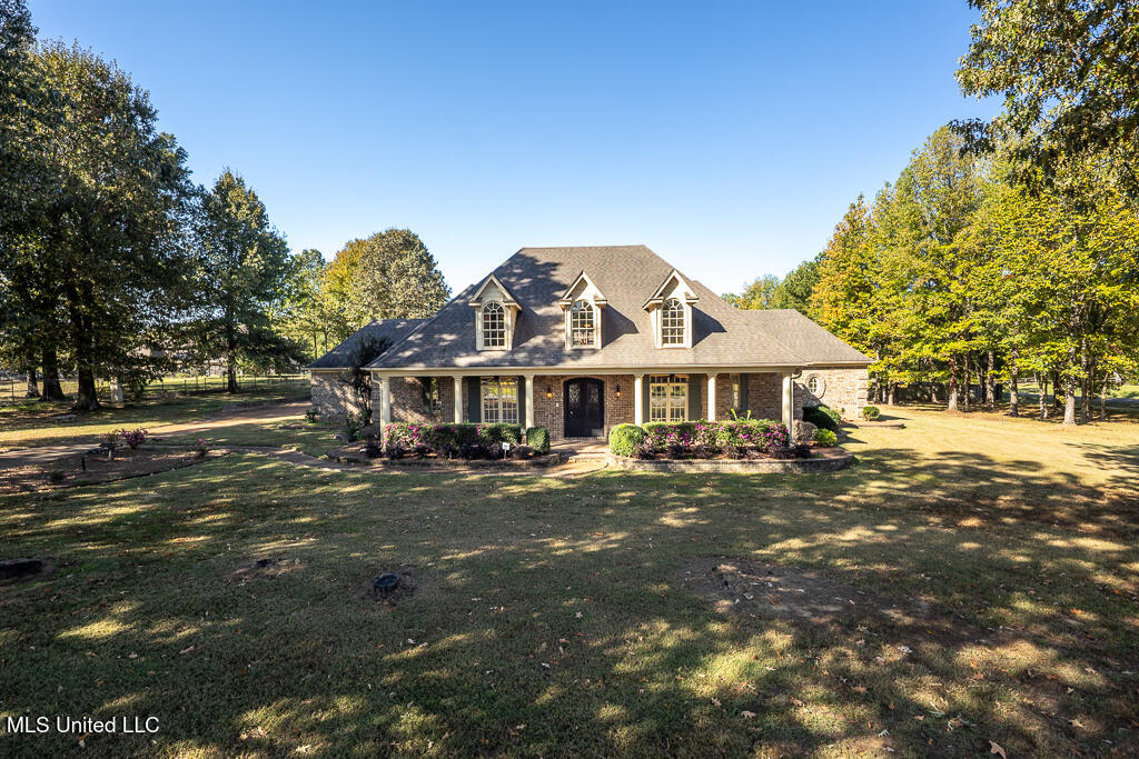 20 Surrey Loop Byhalia, MS 38611 - Photo 2 of 36 20 Surrey Loop