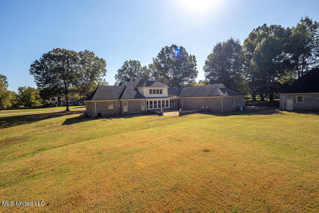 20 Surrey Loop Byhalia, MS 38611 - Photo 30 of 36 Backyard