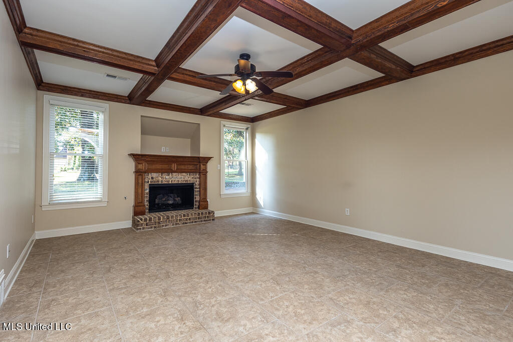 20 Surrey Loop Byhalia, MS 38611 - Photo 5 of 34 Hearth Room